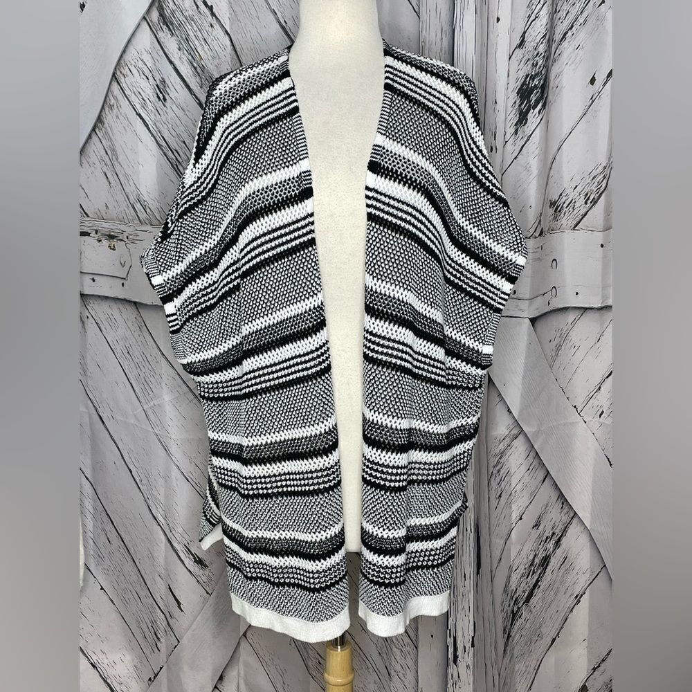 Eight Eight Eight Black & White Open Tunic Sweater M